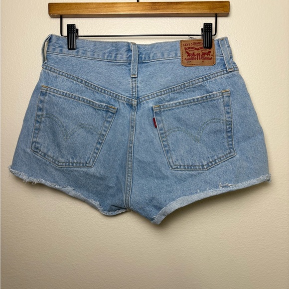 Levi's Women's 501 Original Shorts - Luxor Baked - Picture 2 of 5